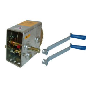 "Heavy-Duty Cm Trailers Hand Winch - 5:1 & 10:1 Ratios"